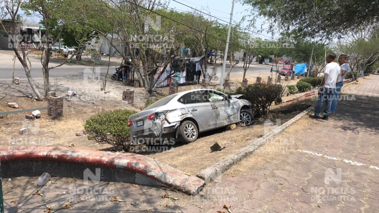 Atropellan a menor y mujer que vendían dulces en la entrada de Axochiapan
