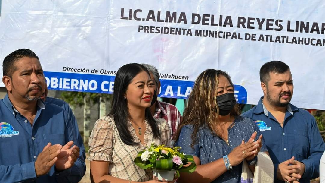 Da banderazo de inicio Alma Reyes Linares a otra obra en Atlatláhucan