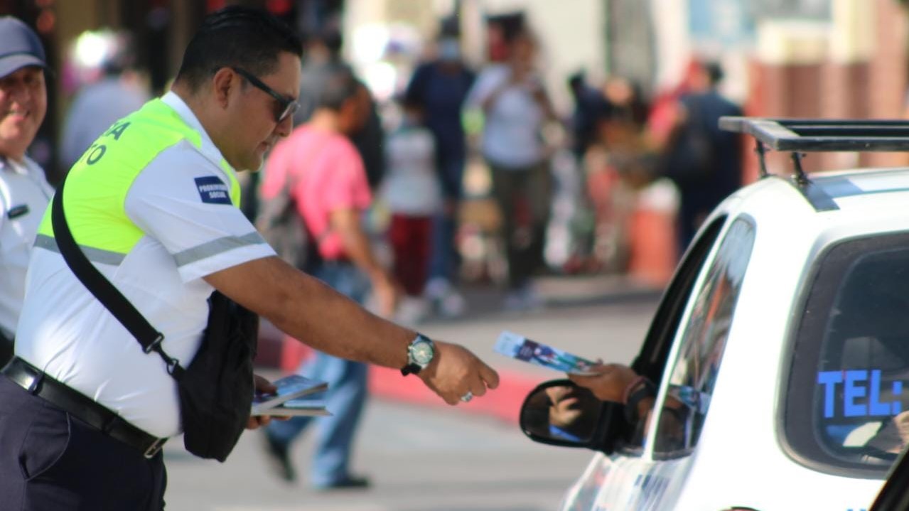 Inicia dirección de vialidad campaña informativa a peatones y chóferes en Cuautla