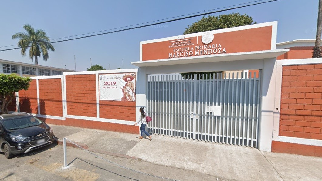 Escuelas cobran hasta 500 pesos por cuota escolar