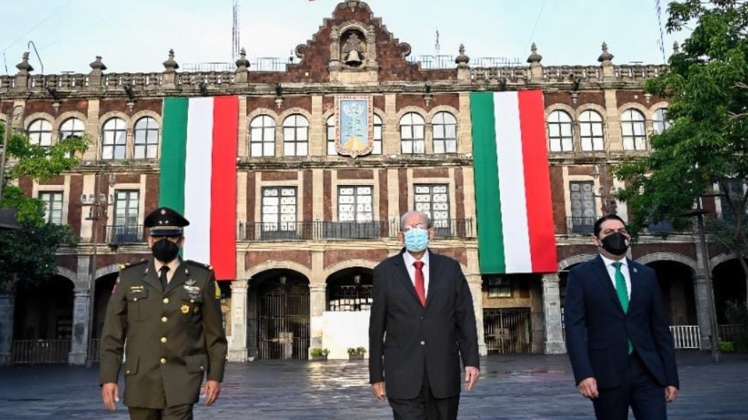 Llama secretario de Educación a fomentar el civismo y valores patrios