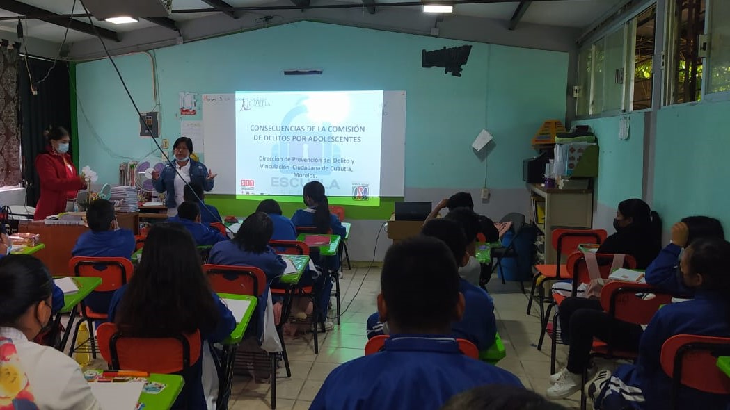 Educan a jóvenes sobre temas de comisión de delitos