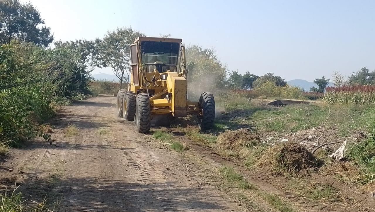 Rehabilitan caminos de saca en Jonacatepec