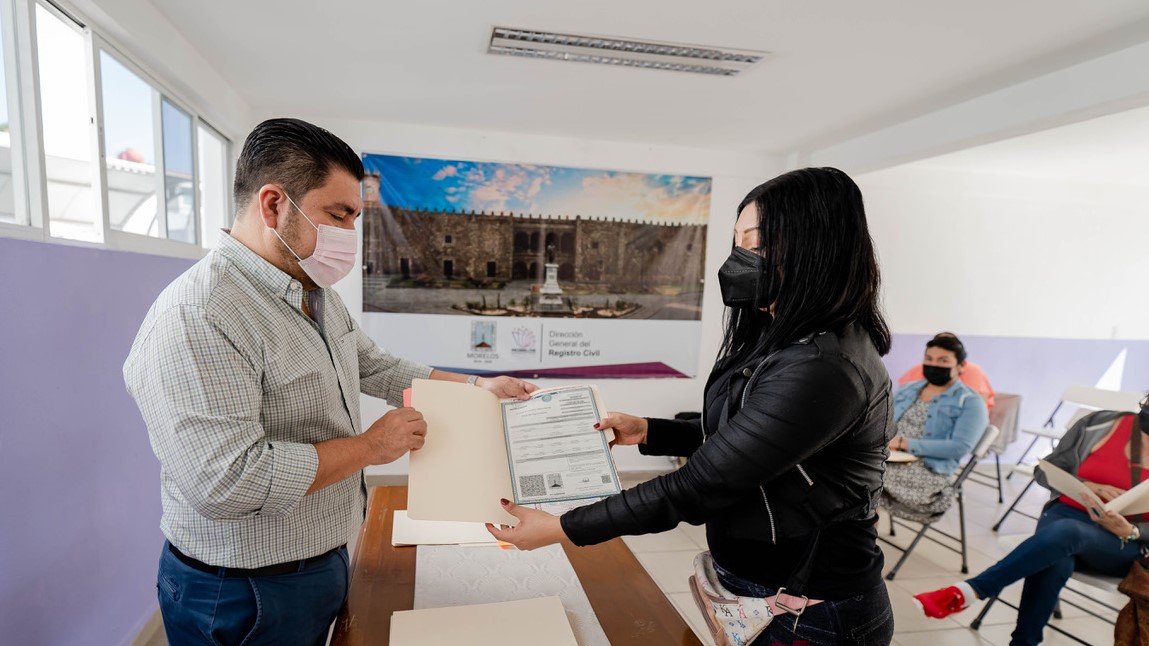 Entrega registro civil 12 actas de nacimiento por reasignación de cambio sexo genérico