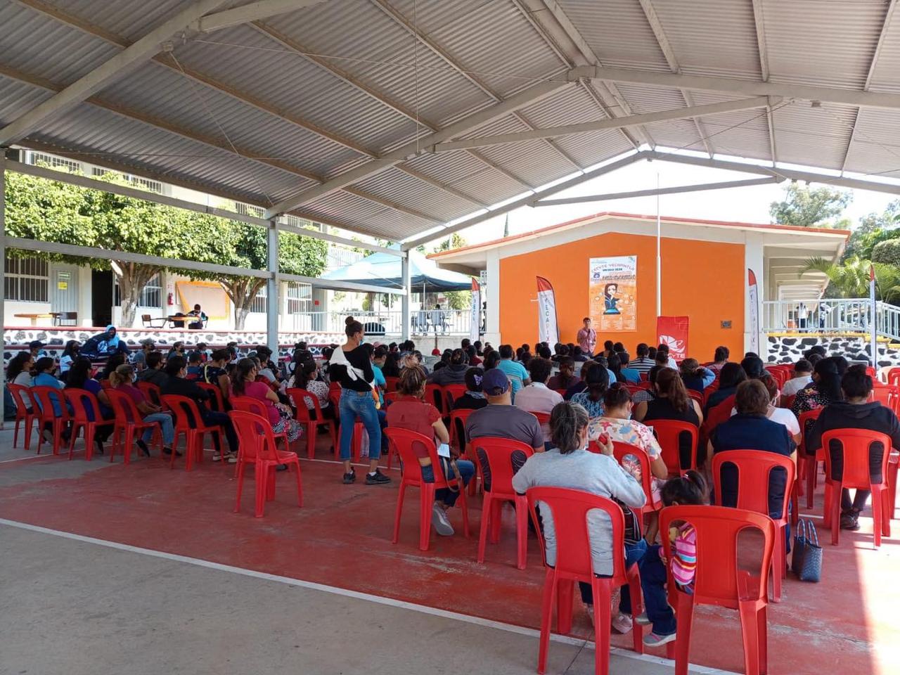 Llevan talleres a padres de familia a escuelas de Yecapixtla