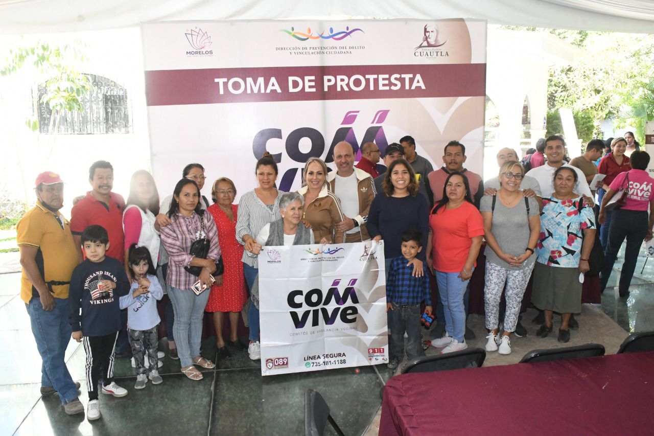 Rodrigo Arredondo toma protesta a integrantes de 25 COMVIVES