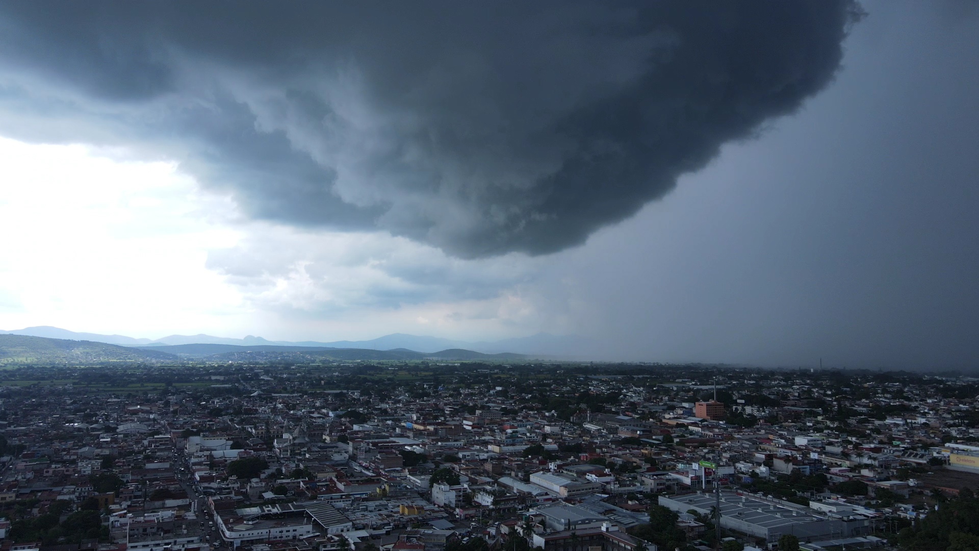 Se registran lluvias en Morelos