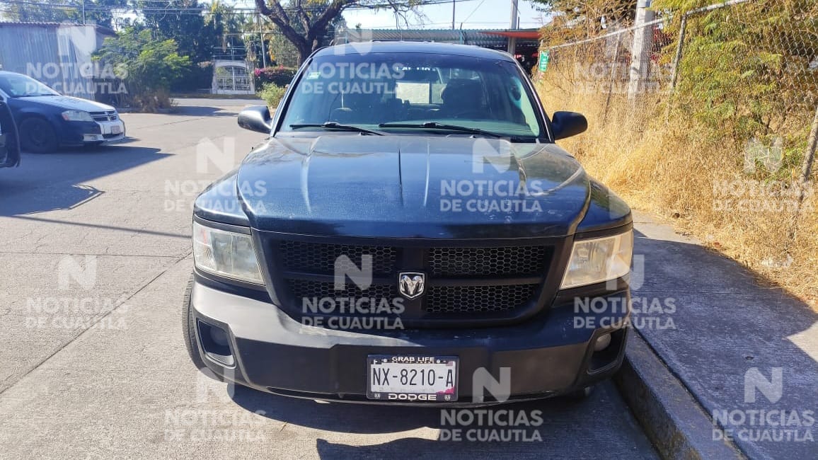 Detienen a tres hombres con camioneta robada en Cuautla