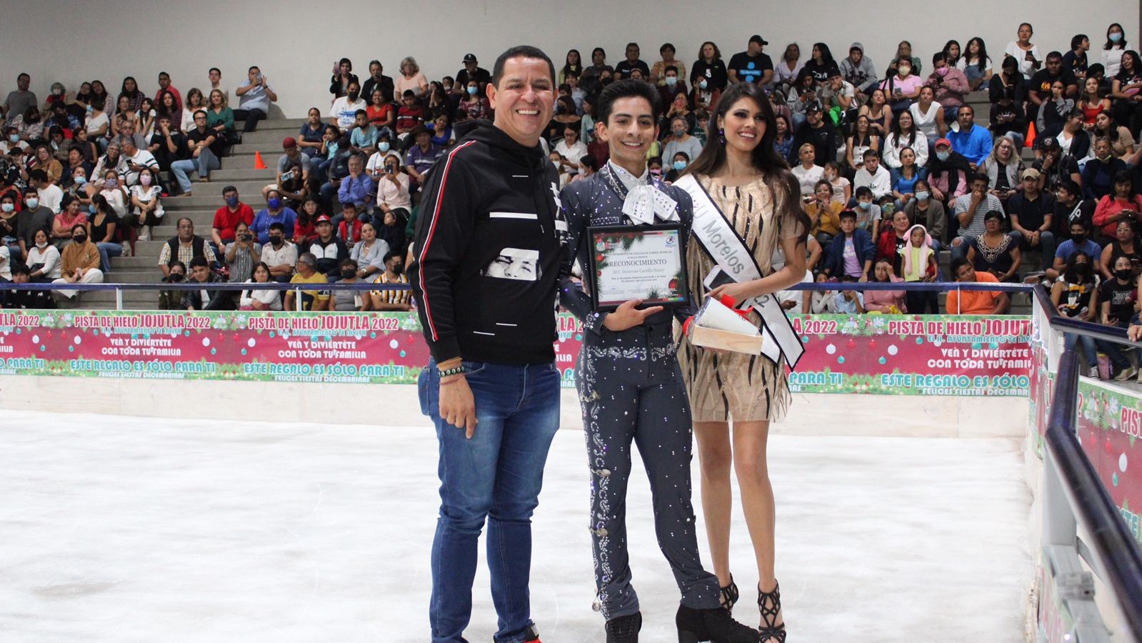 En Jojutla gran presentación del patinador Donovan Carrillo