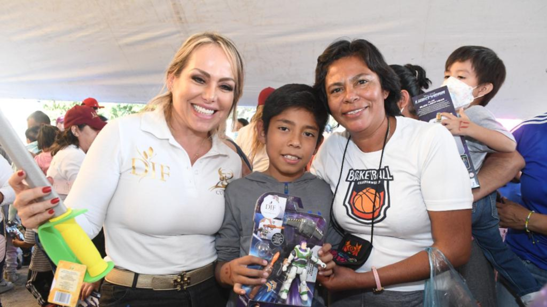Entrega DIF de Cuautla 35 mil juguetes a niños y niñas por el día de Reyes Magos