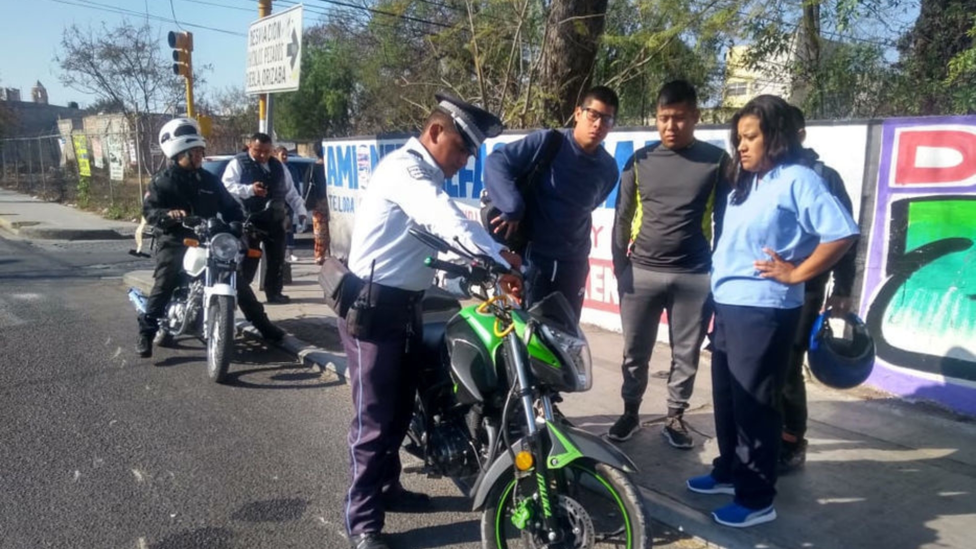 Municipios deben detener vehículos y motos con permisos falsos o vencidos: SMyT