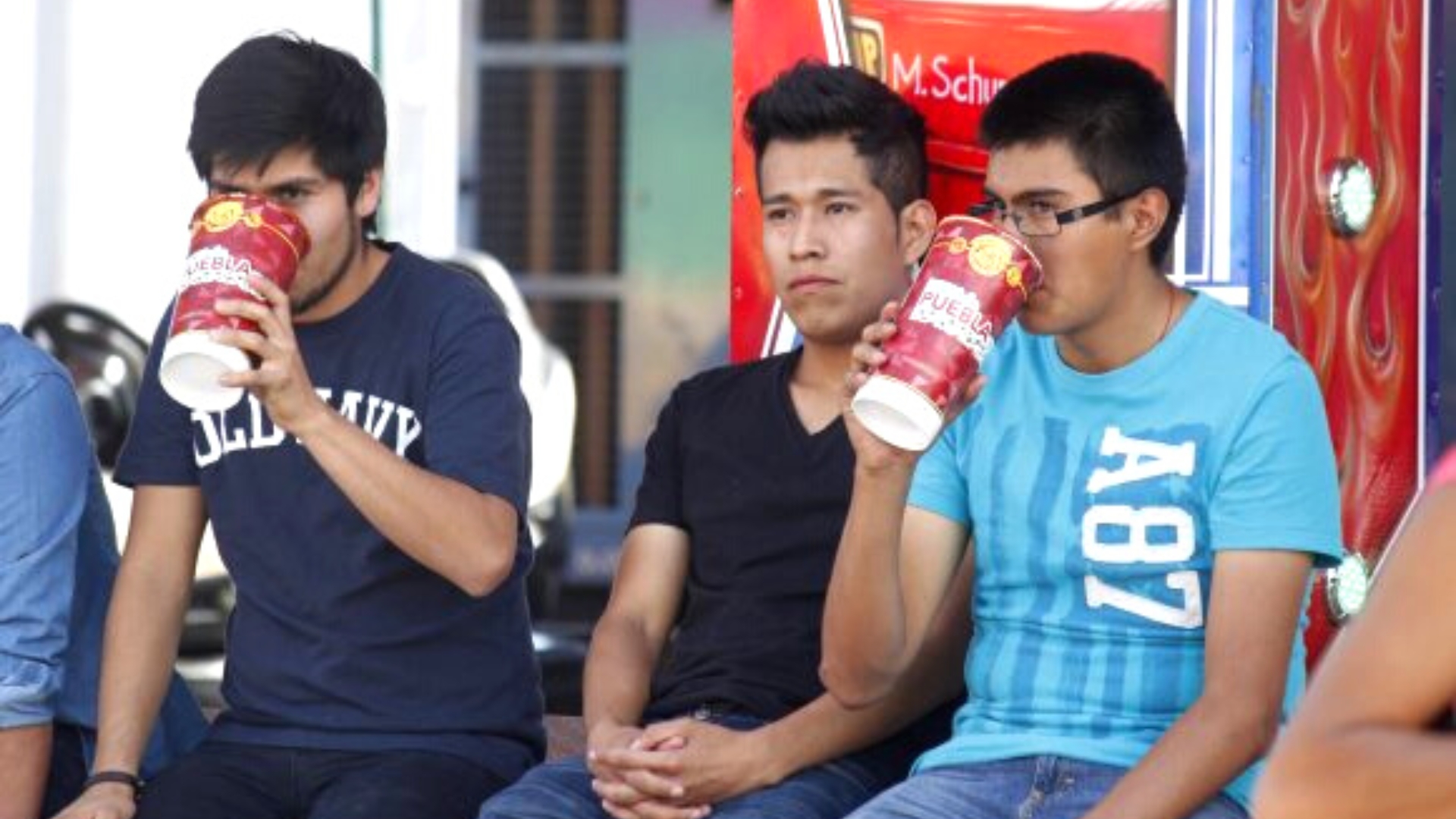 Consumo de alcohol en jóvenes está relacionado con redes sociales
