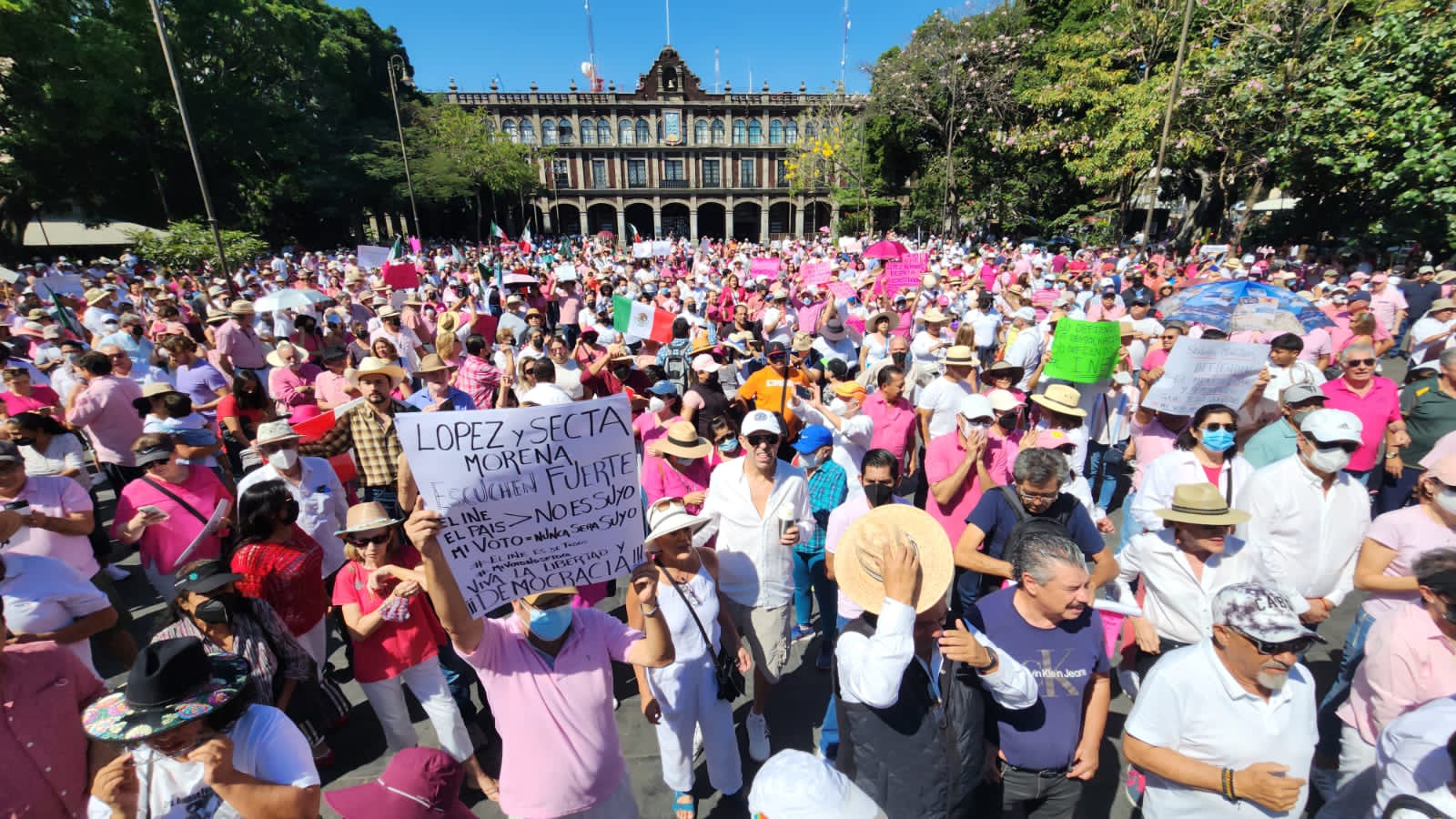 En Morelos ciudadanos también salieron a defender al INE