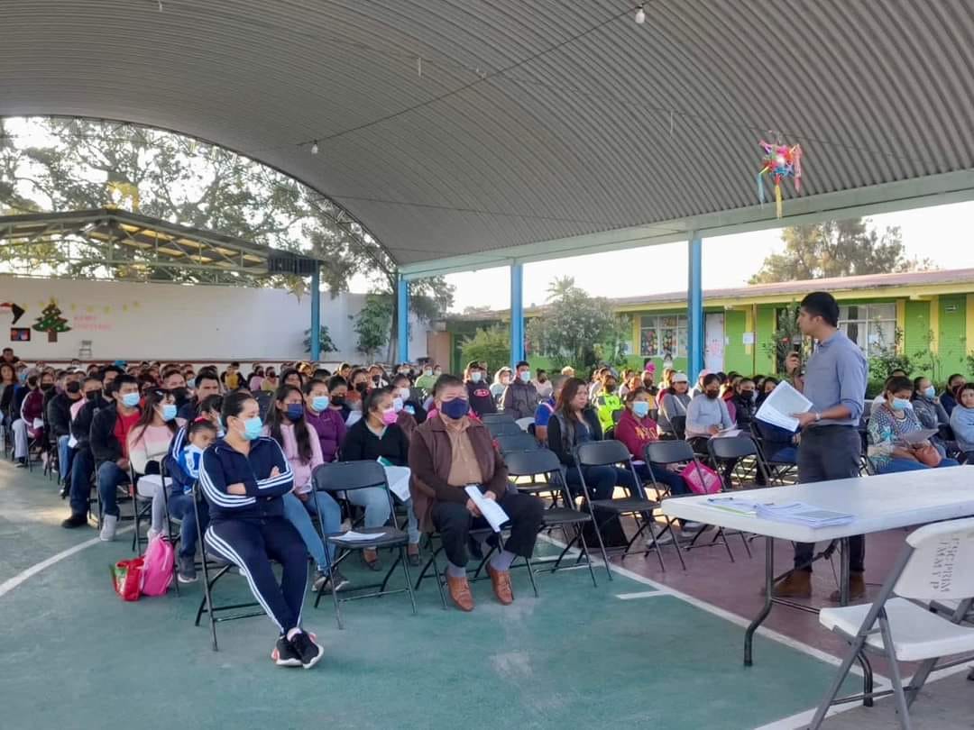 Llevan pláticas a padres de familia de Yecapixtla