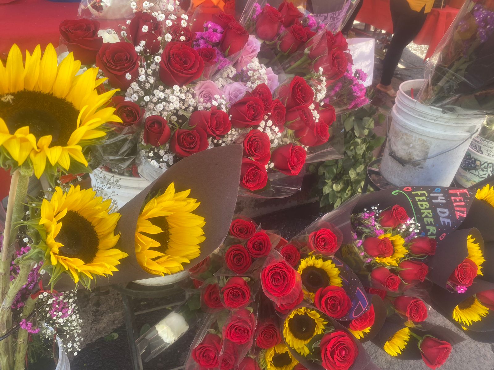 Aumenta 40 por ciento costo de flores en San Valentín