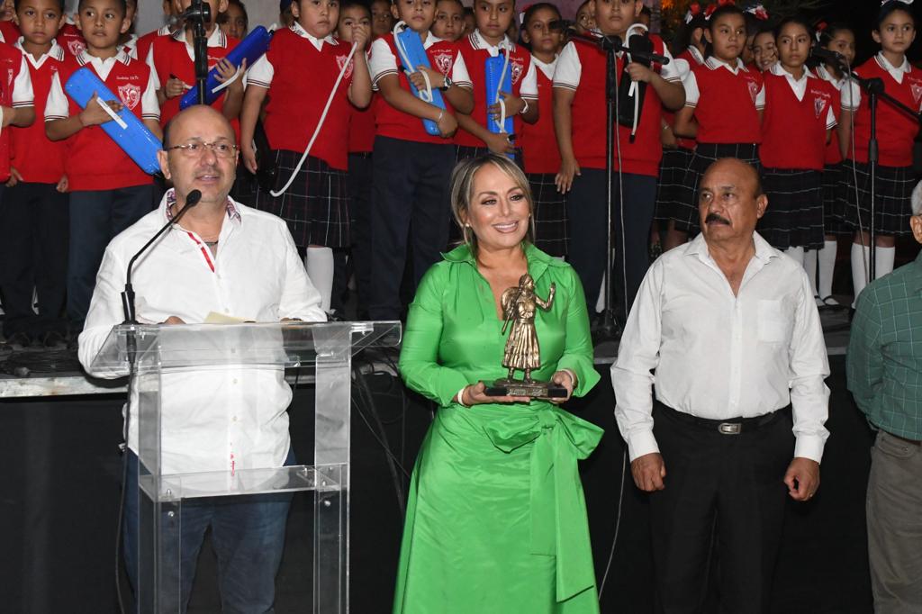 Surge la escultura de la Intrépida Barragana en aniversario del Sitio de Cuautla