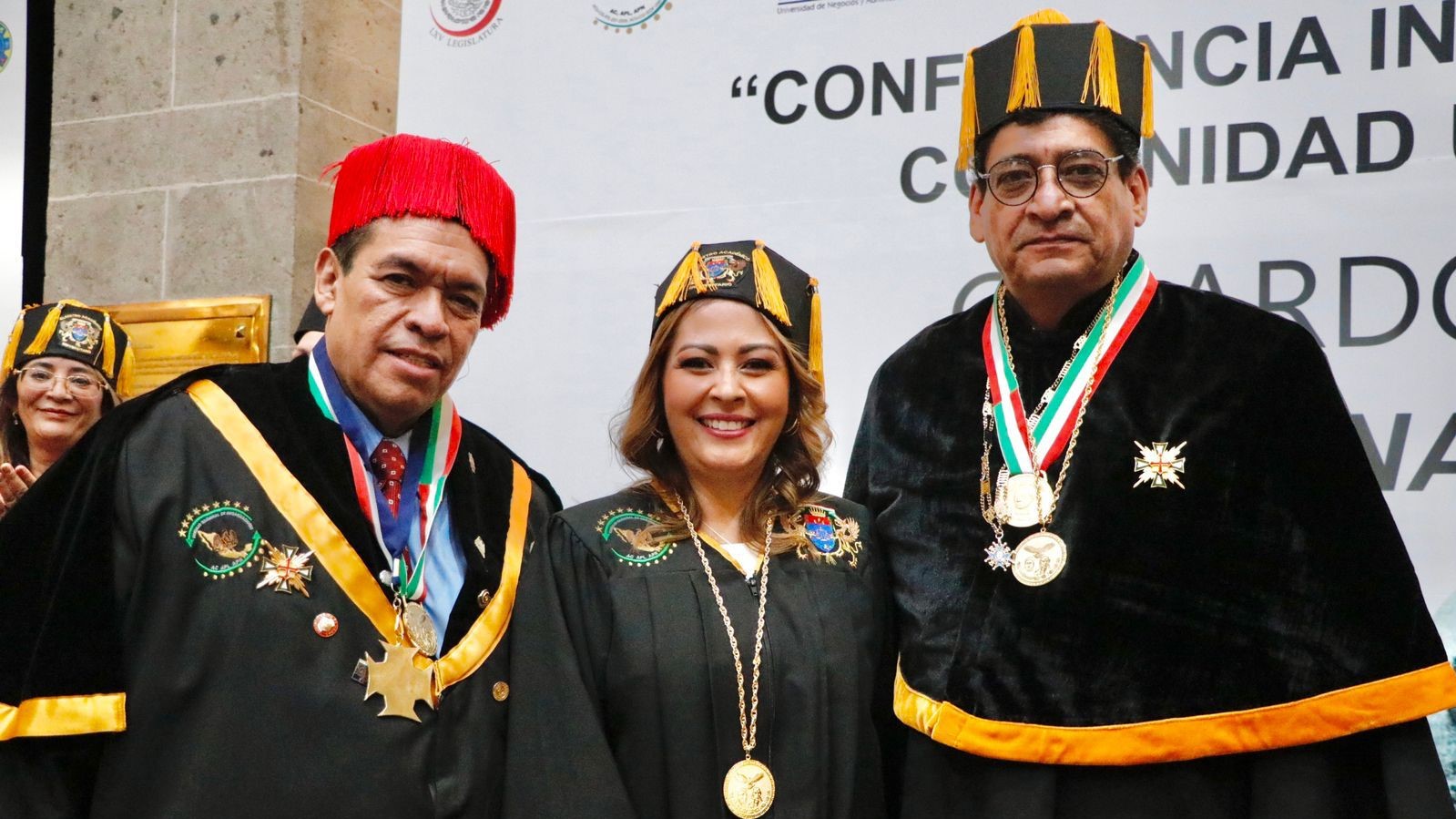 Recibe Lucy Meza honoris causa por parte de universidades privadas