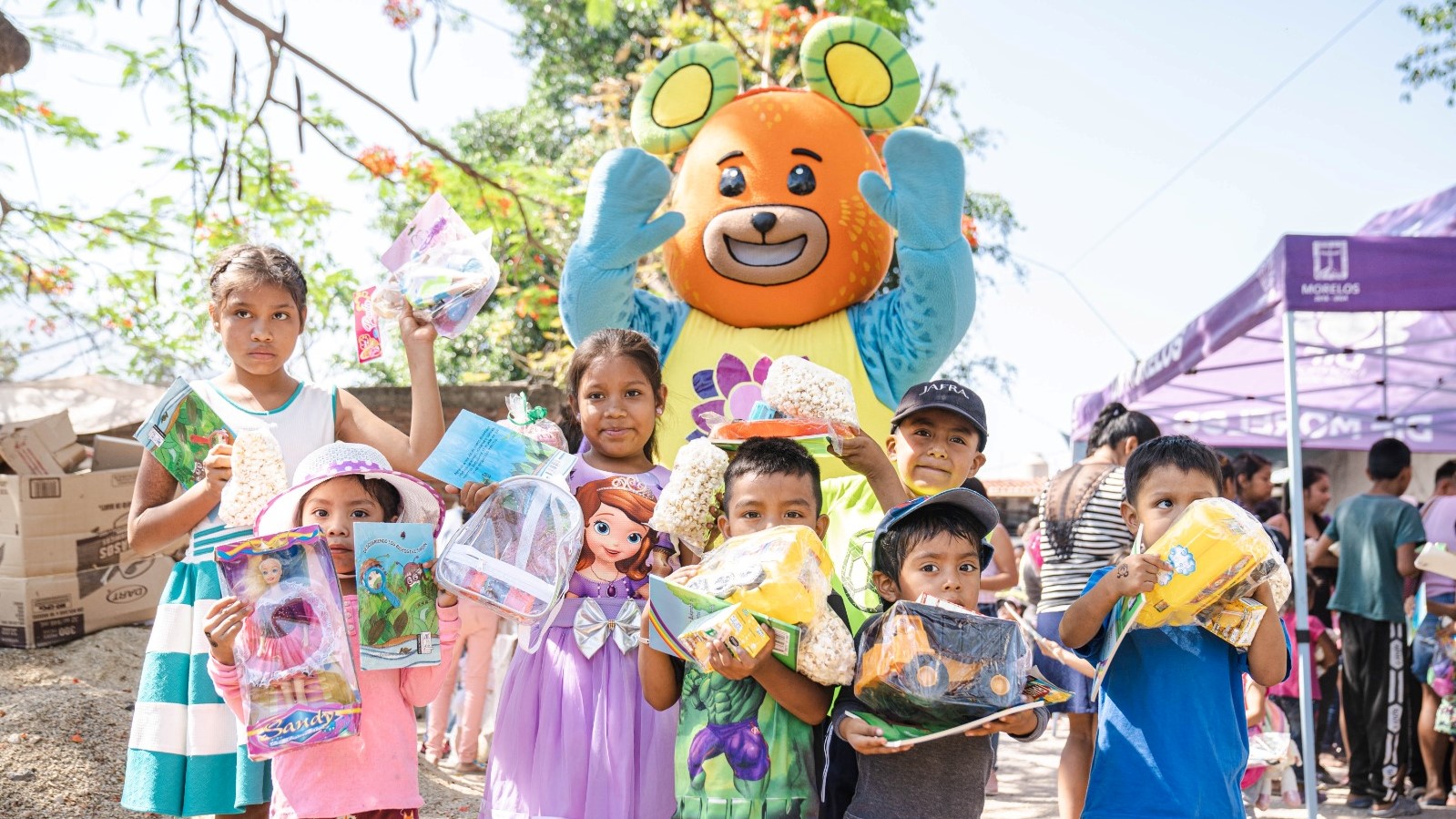 Entrega DIF Morelos juguetes a niñas y niños de Morelos