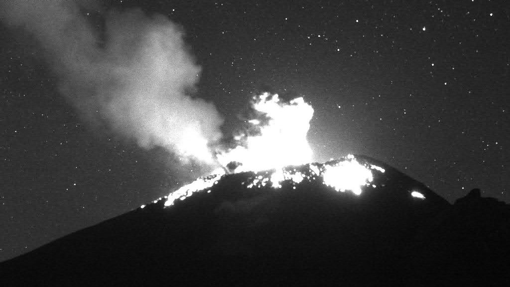 Registra Popocatépetl 4 explosiones en las últimas horas