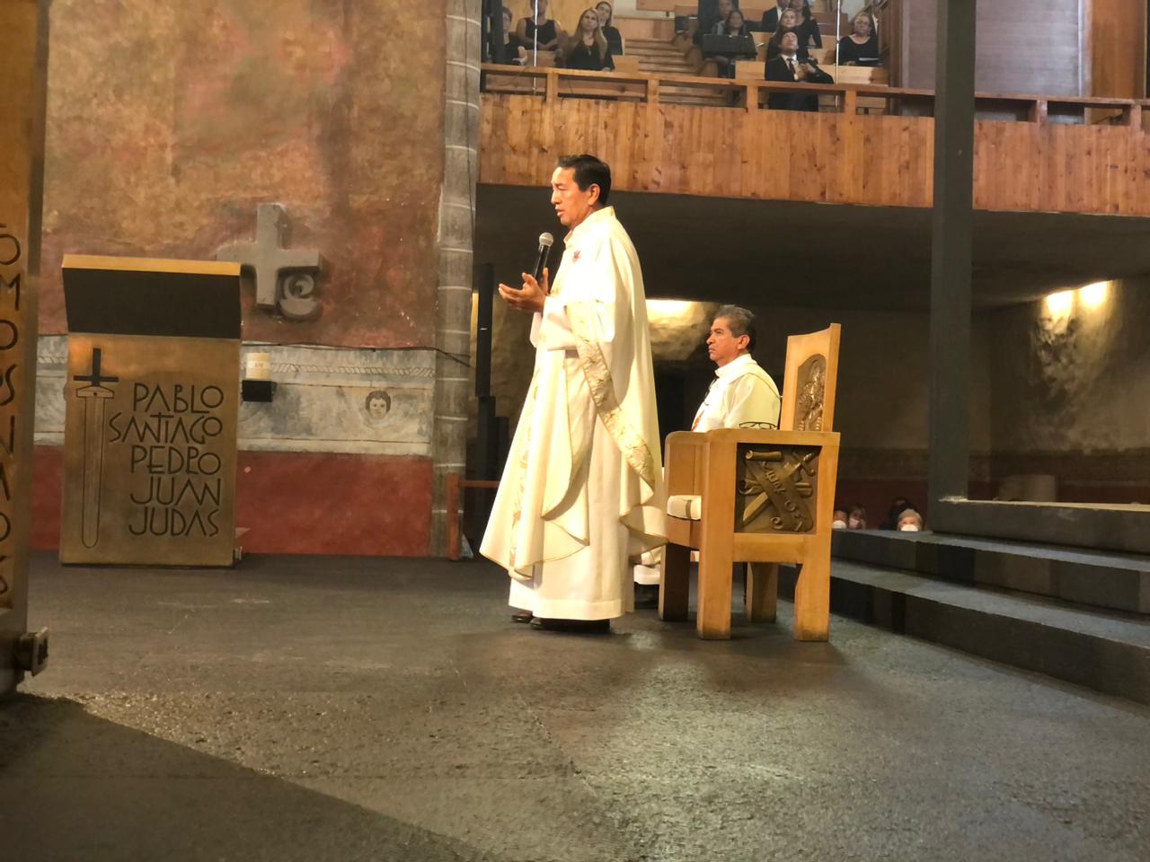 Alerta iglesia católica sobre uso redes sociales
