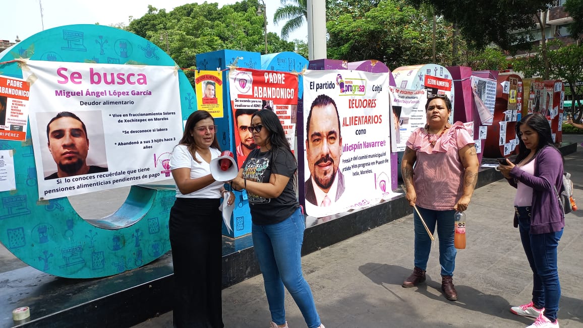 Con tendedero, exponen a deudores alimentarios