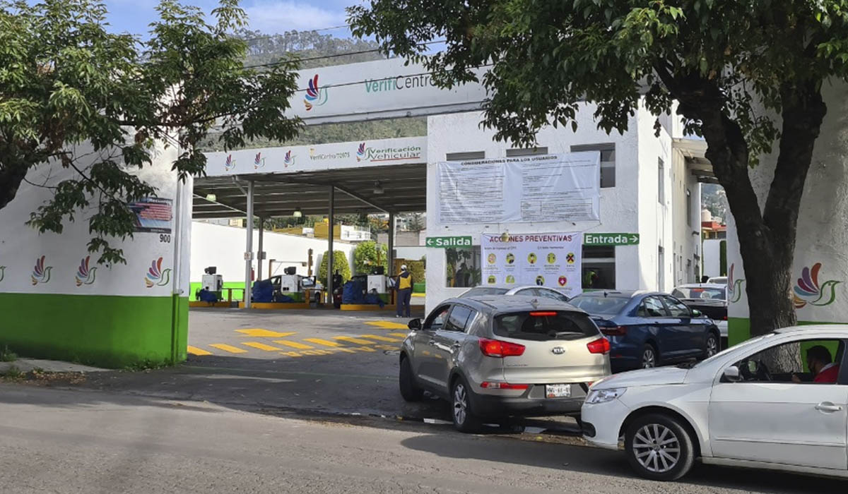 Automovilistas incumplen con la verificación vehicular