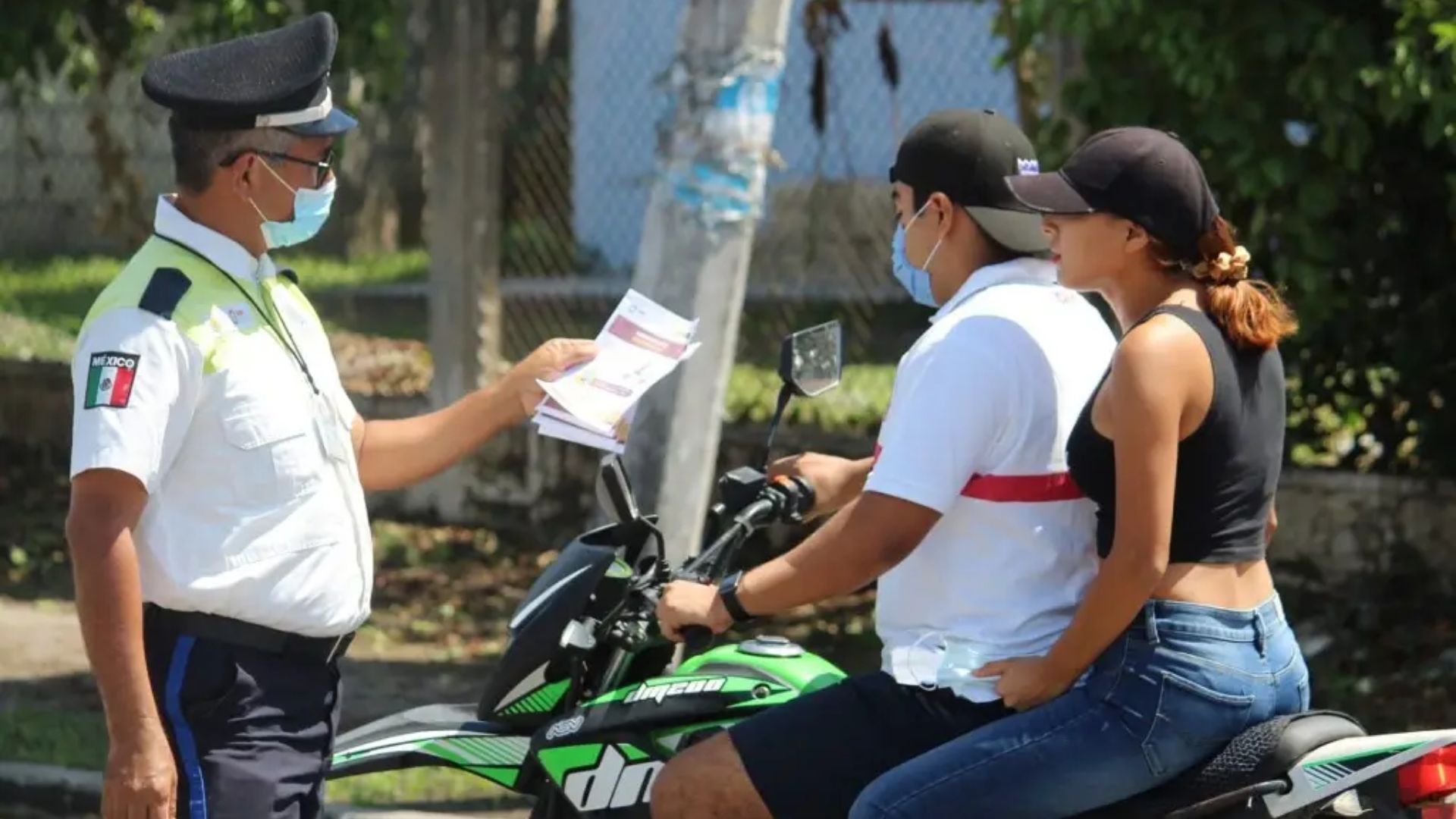 Emite tránsito más de 25 infracciones a motociclistas por no llevar casco
