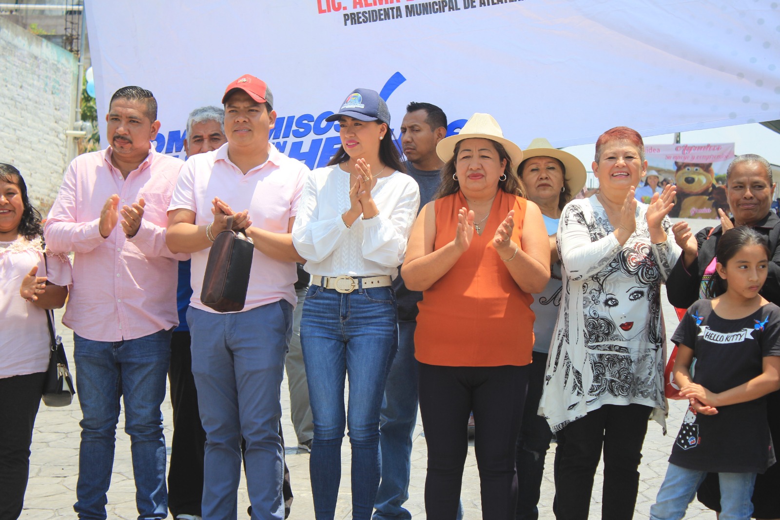 Inauguran pavimentación de calle en Atlatlahucan
