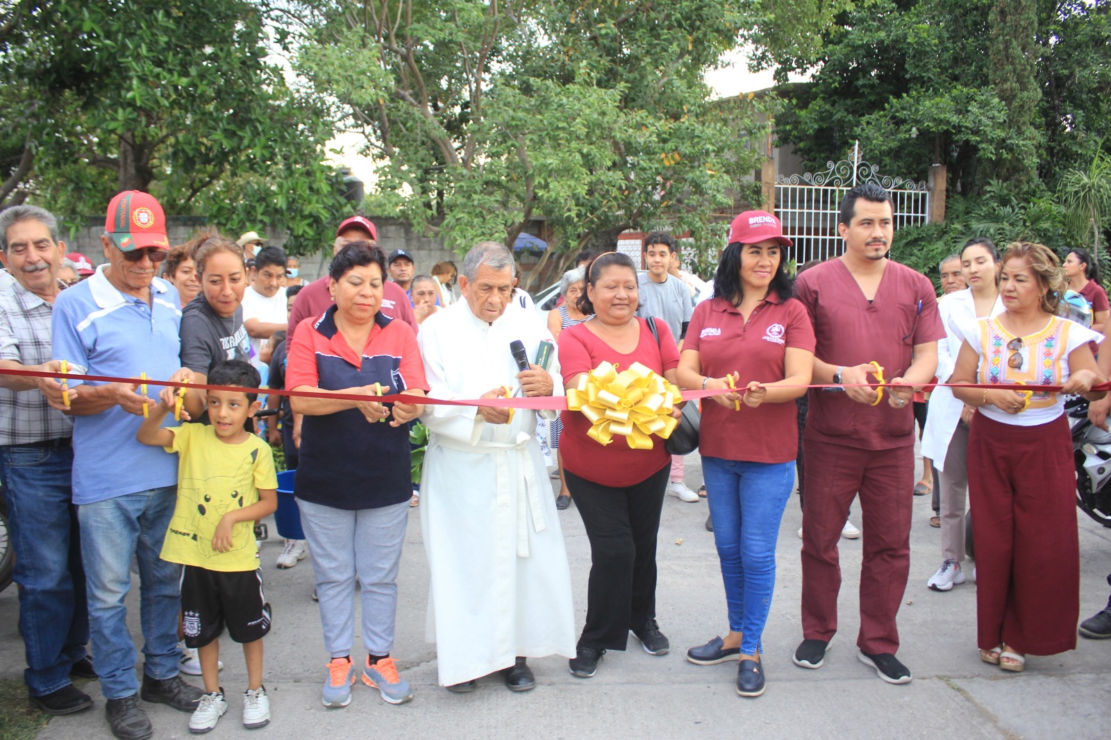 Corta Brenda Guerra listón de la rehabilitación UBR Jonacatepec