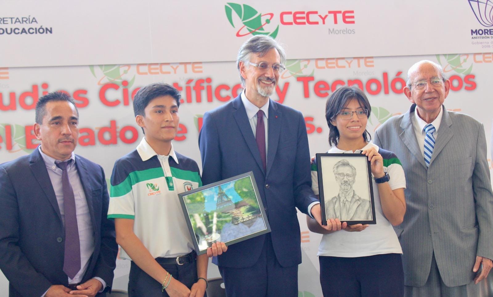 Firma Secretaría de Educación convenio de colaboración con embajada de Francia