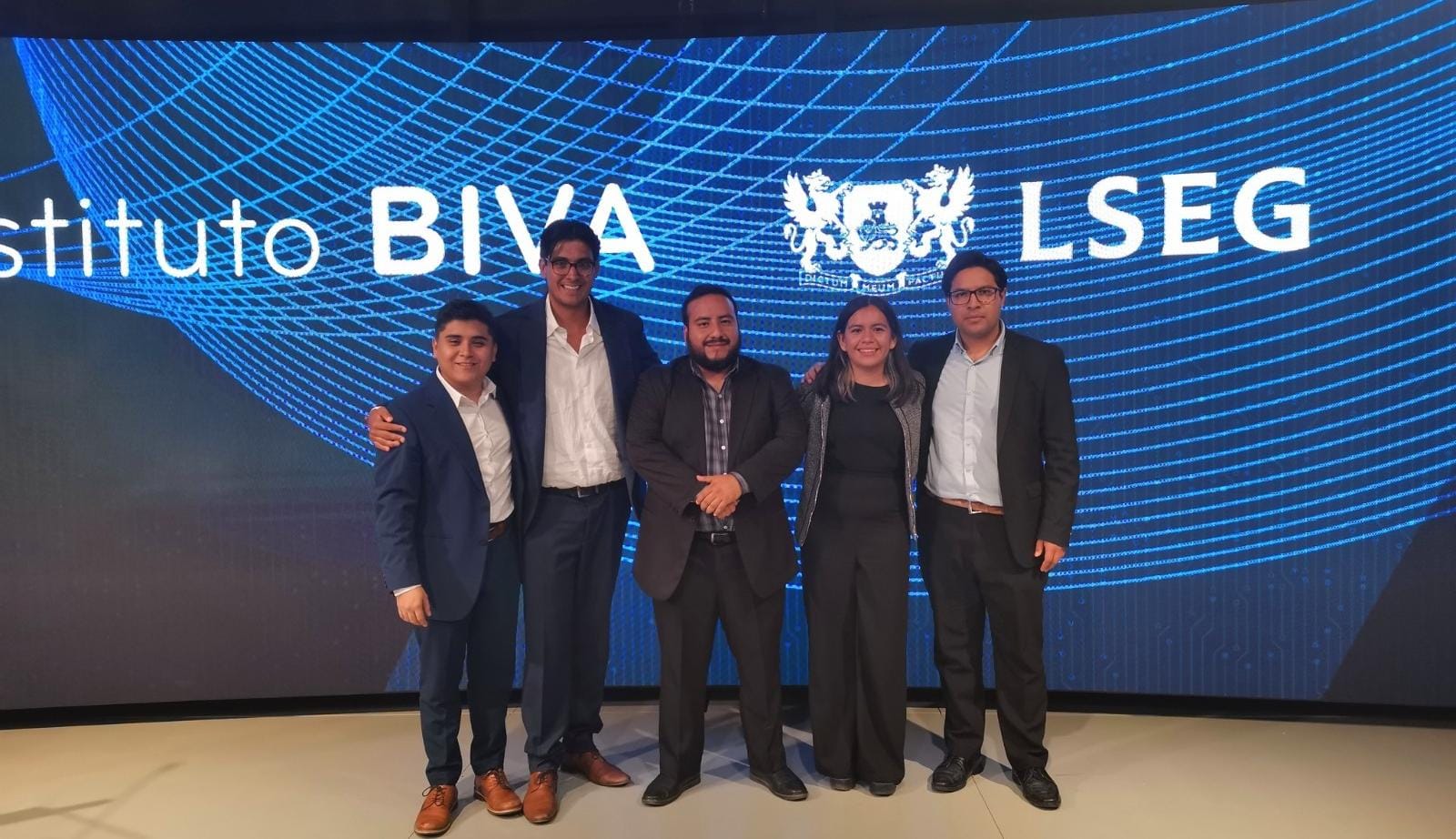 Estudiantes de Upemor triunfan en el Finanhack 2023