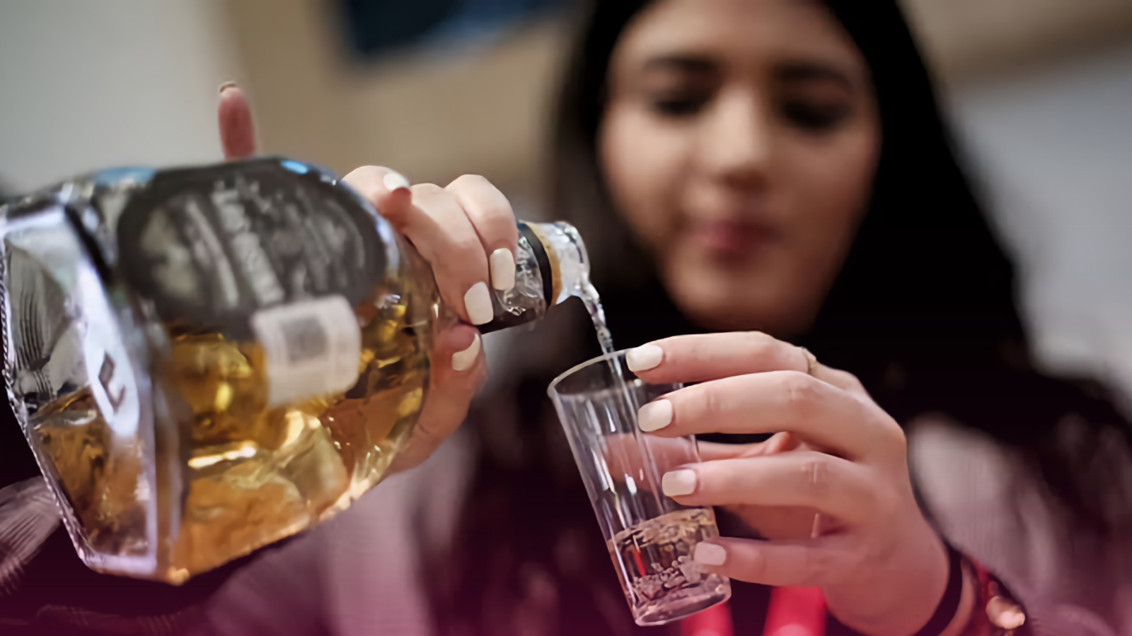 Aumenta el consumo de alcohol en mujeres