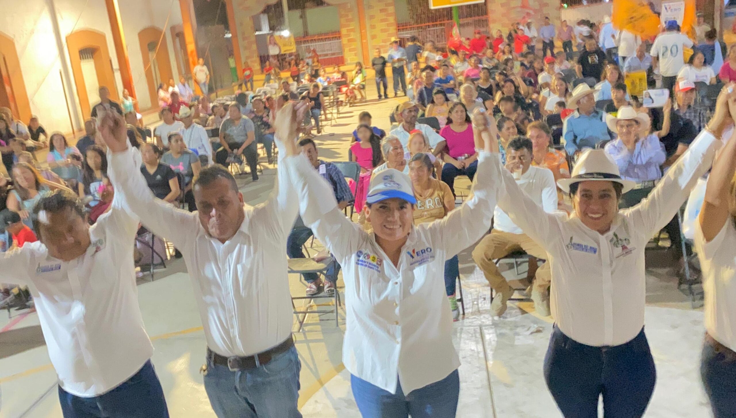 Recorre Veronica Anrubio San Pedro Apatlaco y San Juan Ahuehueyo