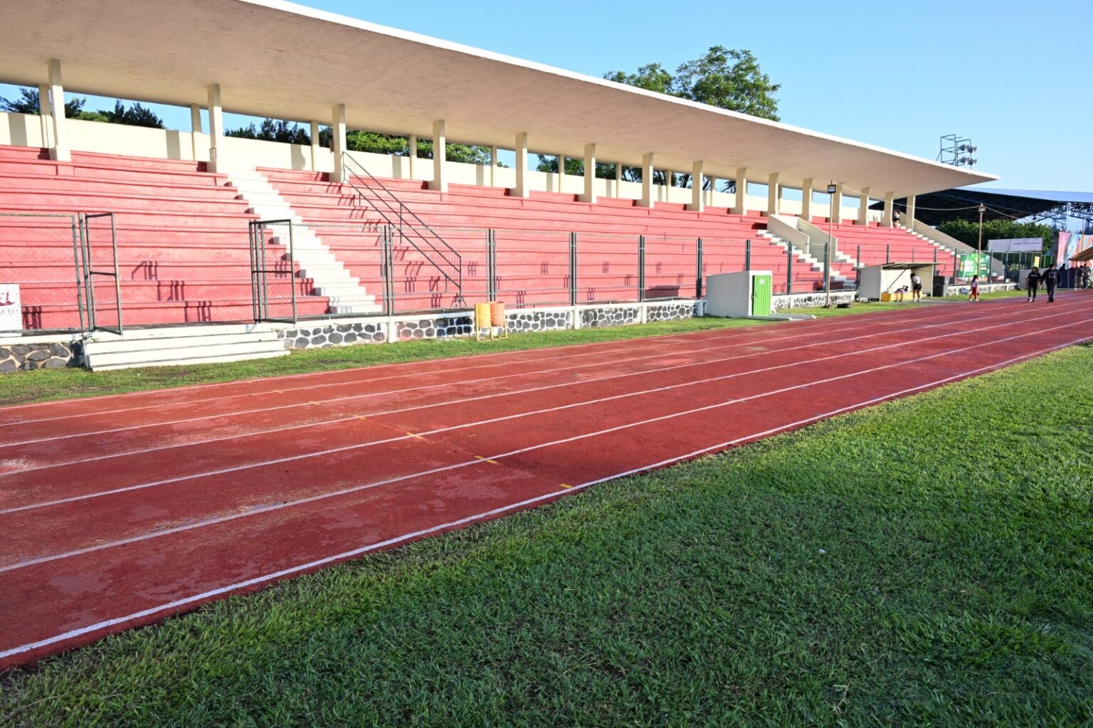 Inauguran pista de atletismo y auditorio en la unidad deportiva ...