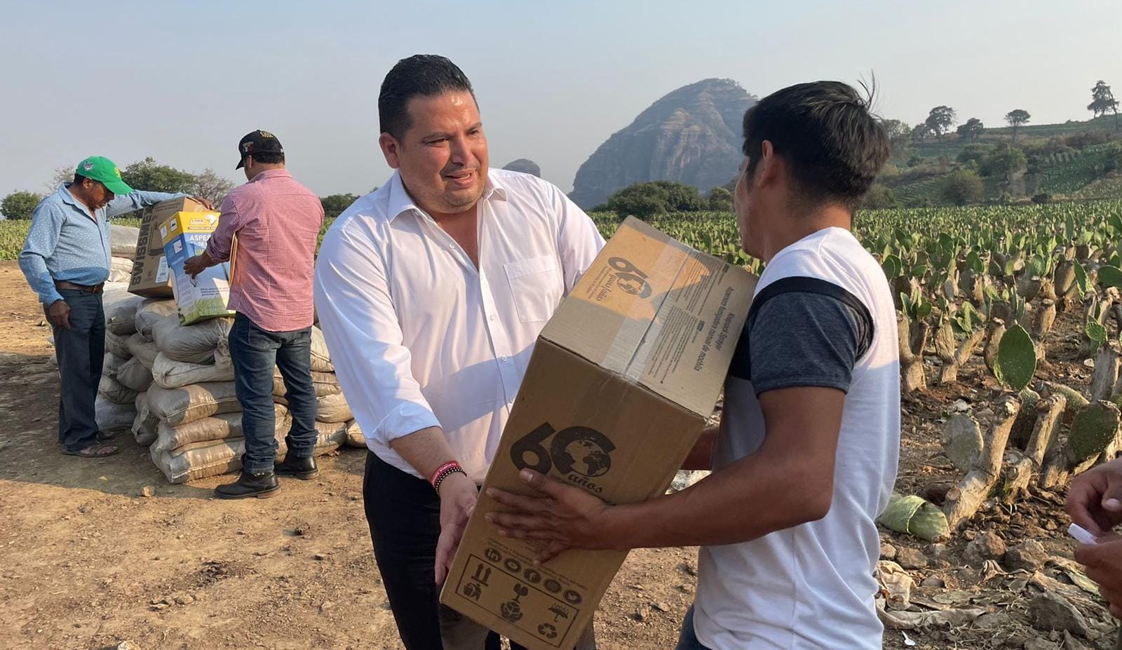 Entrega Sedagro insumos agrícolas a productores de Tlalnepantla