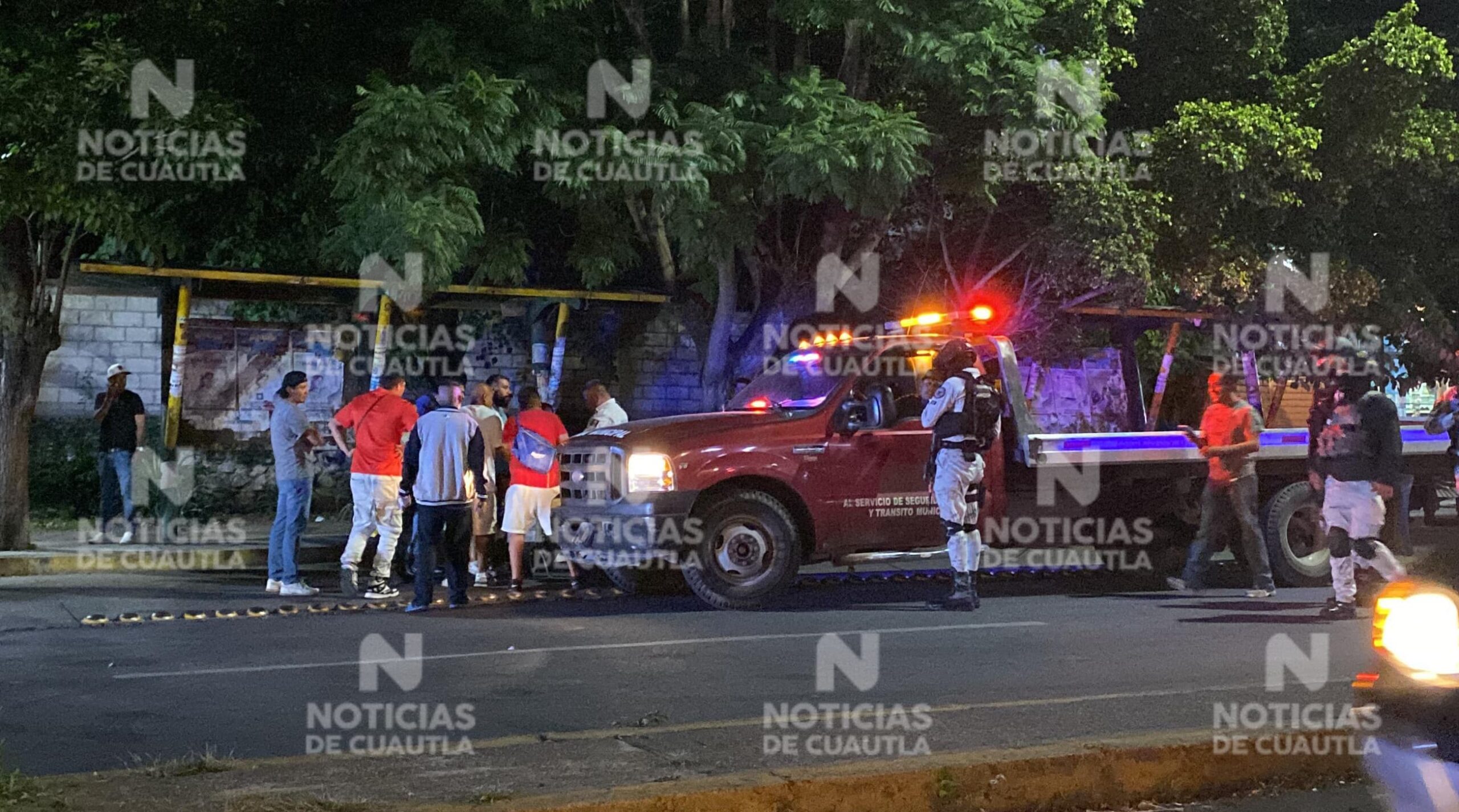 Motociclista ebrio pierde el control y sufre terrible accidente en Cuautla