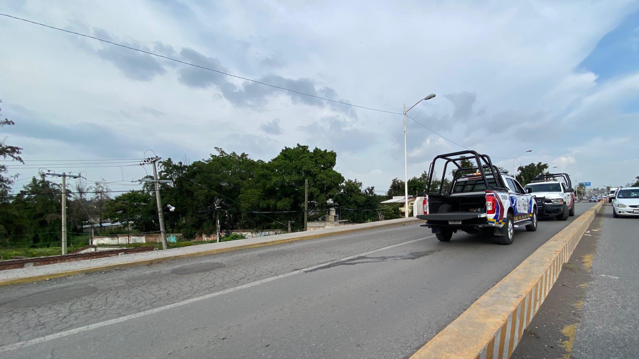 Cierran paso de Puente Los Conos en sentido al centro de Cuautla