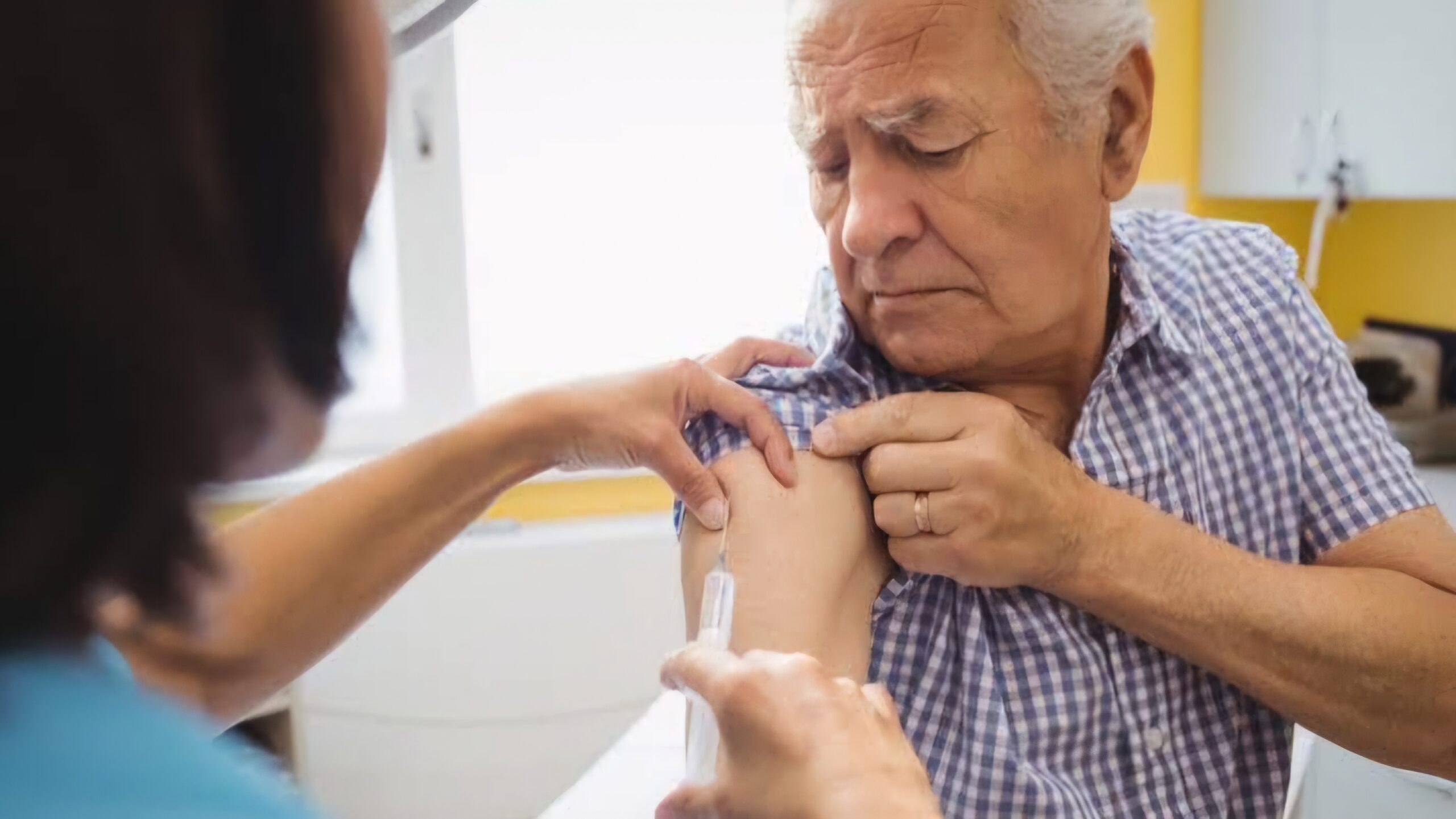 Salud llama a vacunarse contra el Covid e influenza