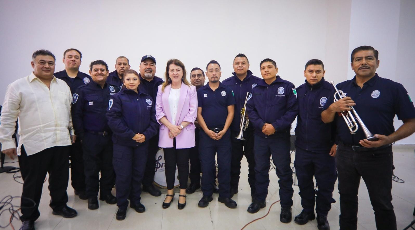 Reconoce Margarita González Saravia labor de policías en Morelos