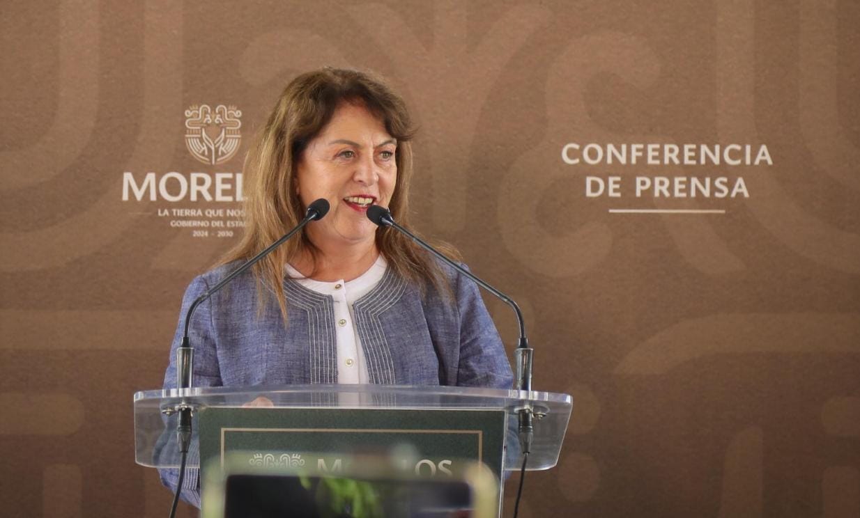 Funcionarios de gobierno deben dejar la burocracia