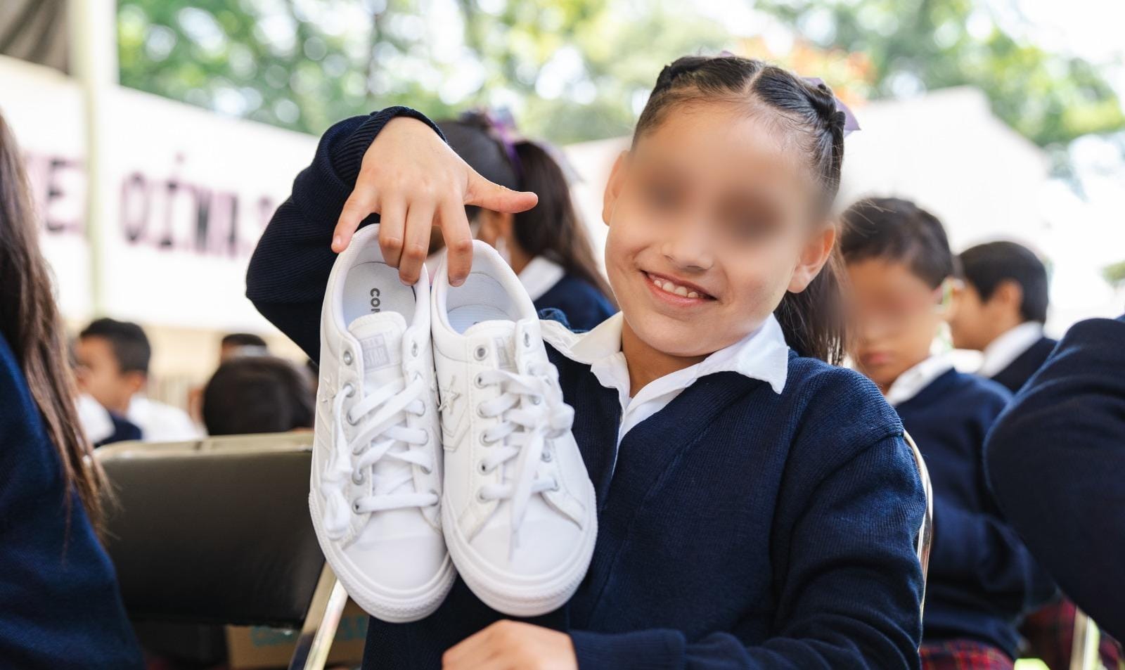 Entrega DIF Morelos zapatos ortopédicos a niñas y niños del CAMI