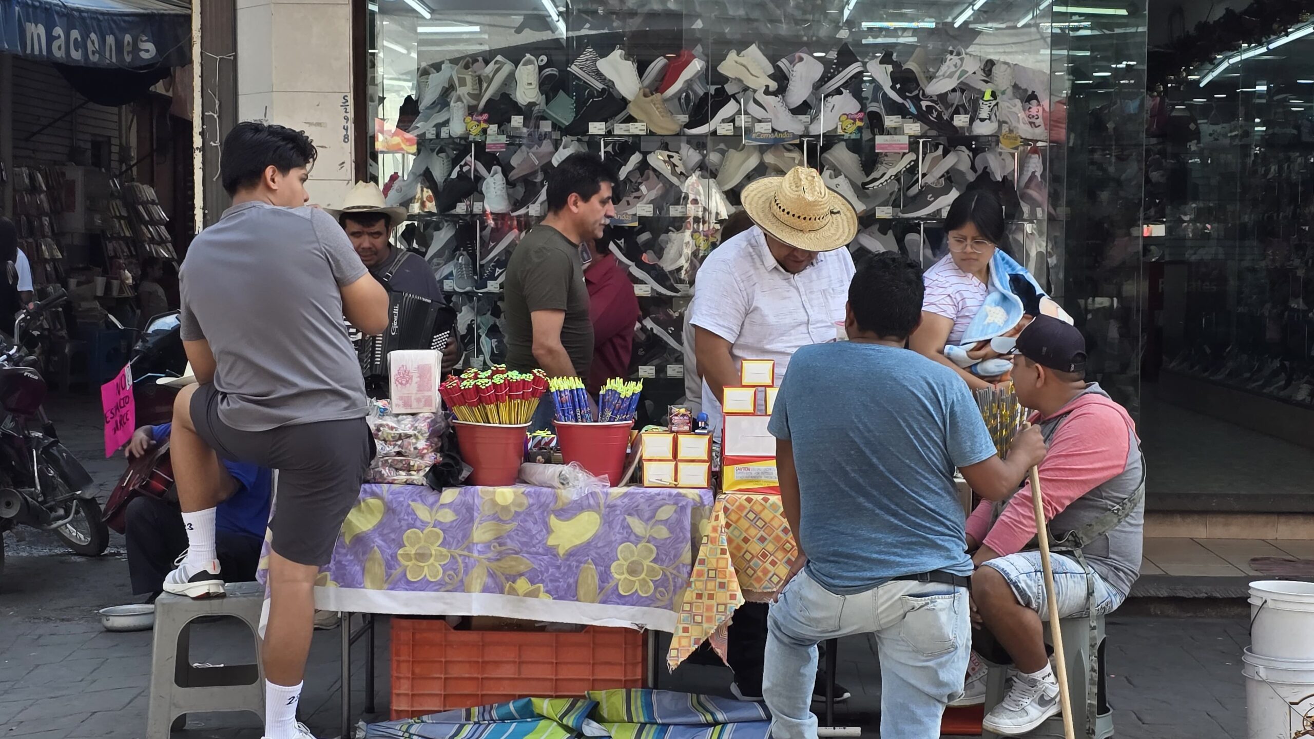 Se desborda venta de pirotecnia en el Centro Histórico de Cuautla