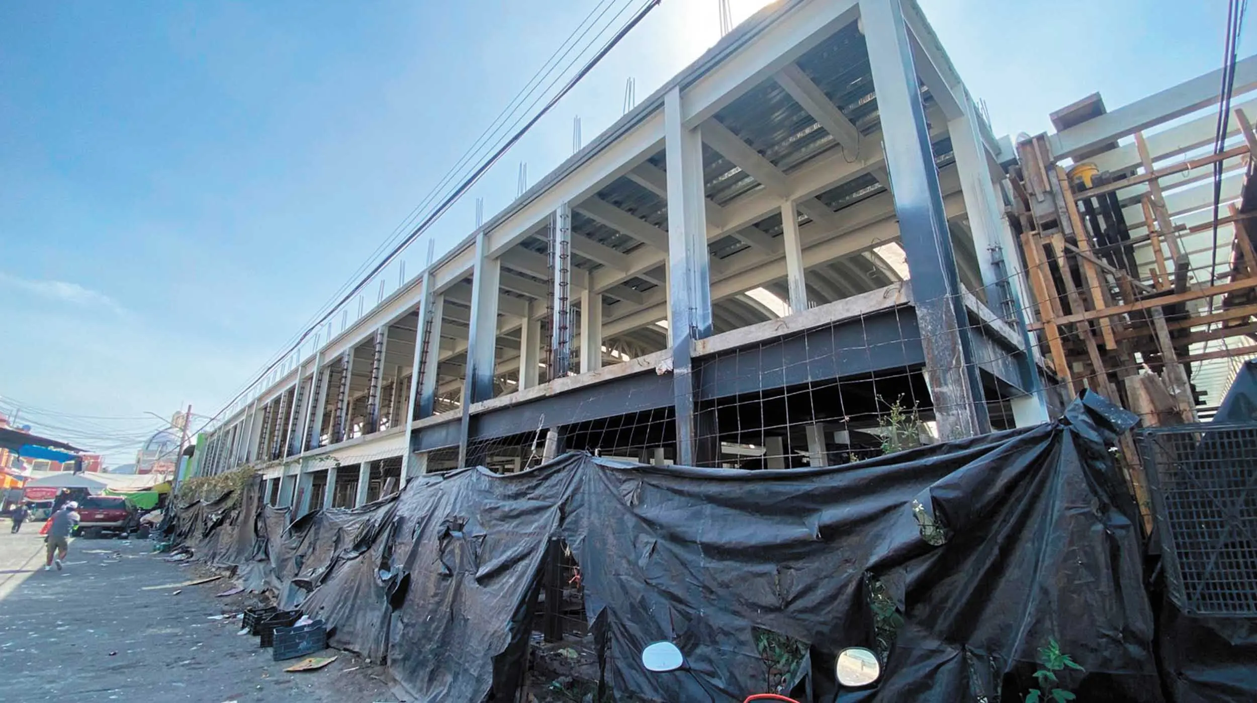 Sin fecha para concluir reconstrucción de mercado de Cuautla