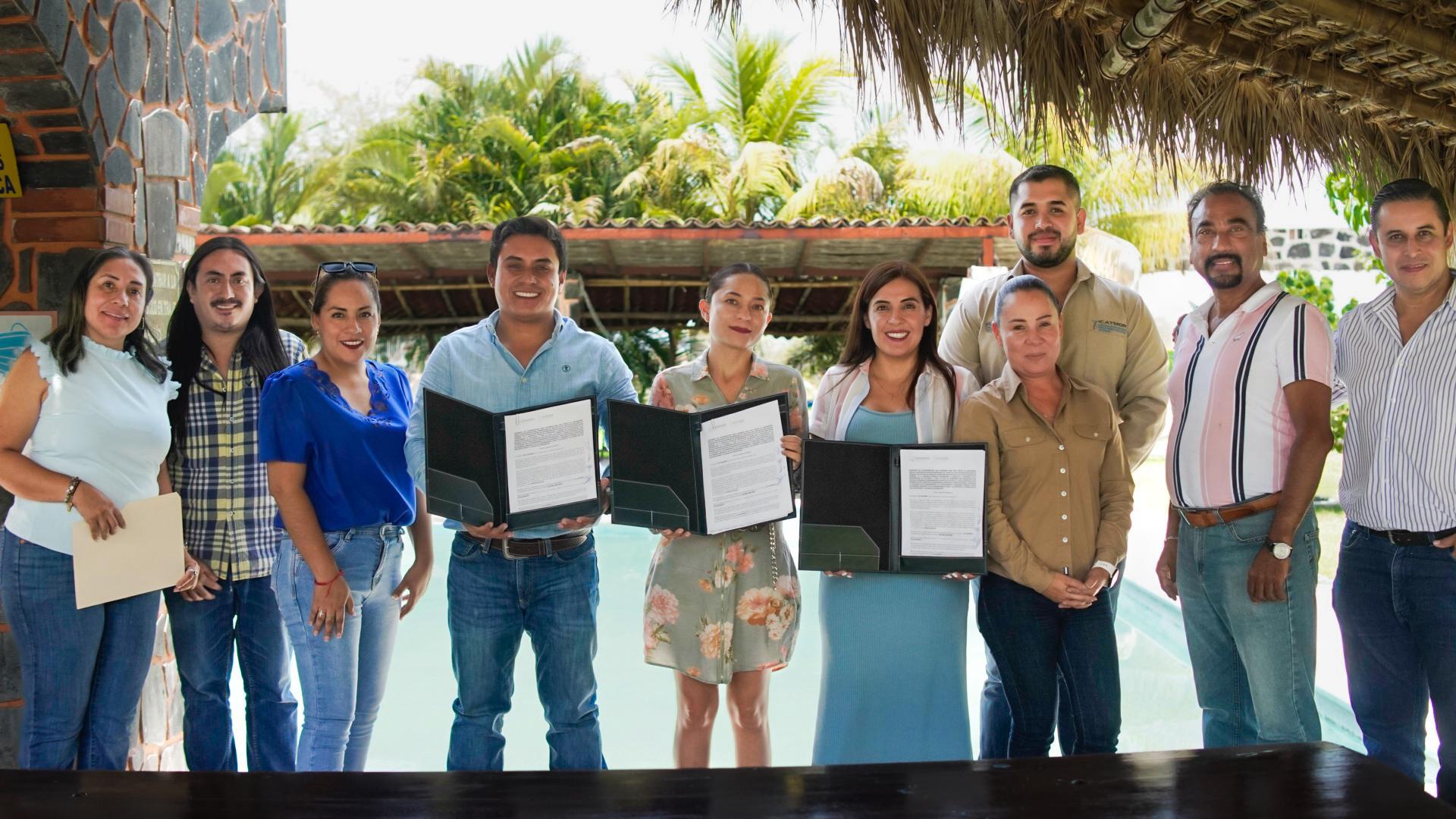 Firma alcalde de Axochiapan convenio con ICATMOR