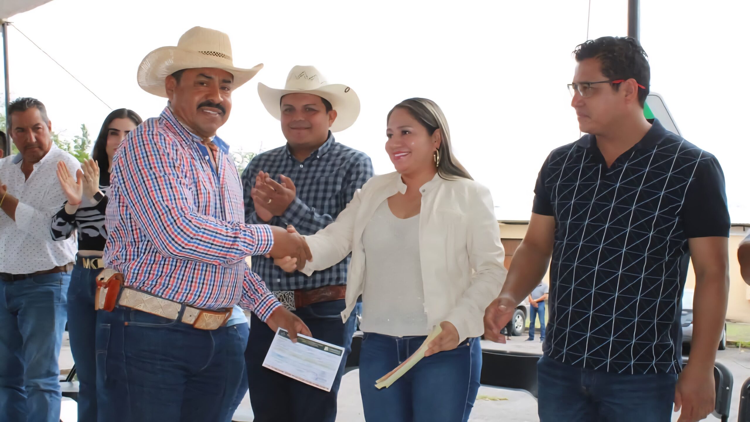 Ayala primer lugar en hectáreas de campo y en producción