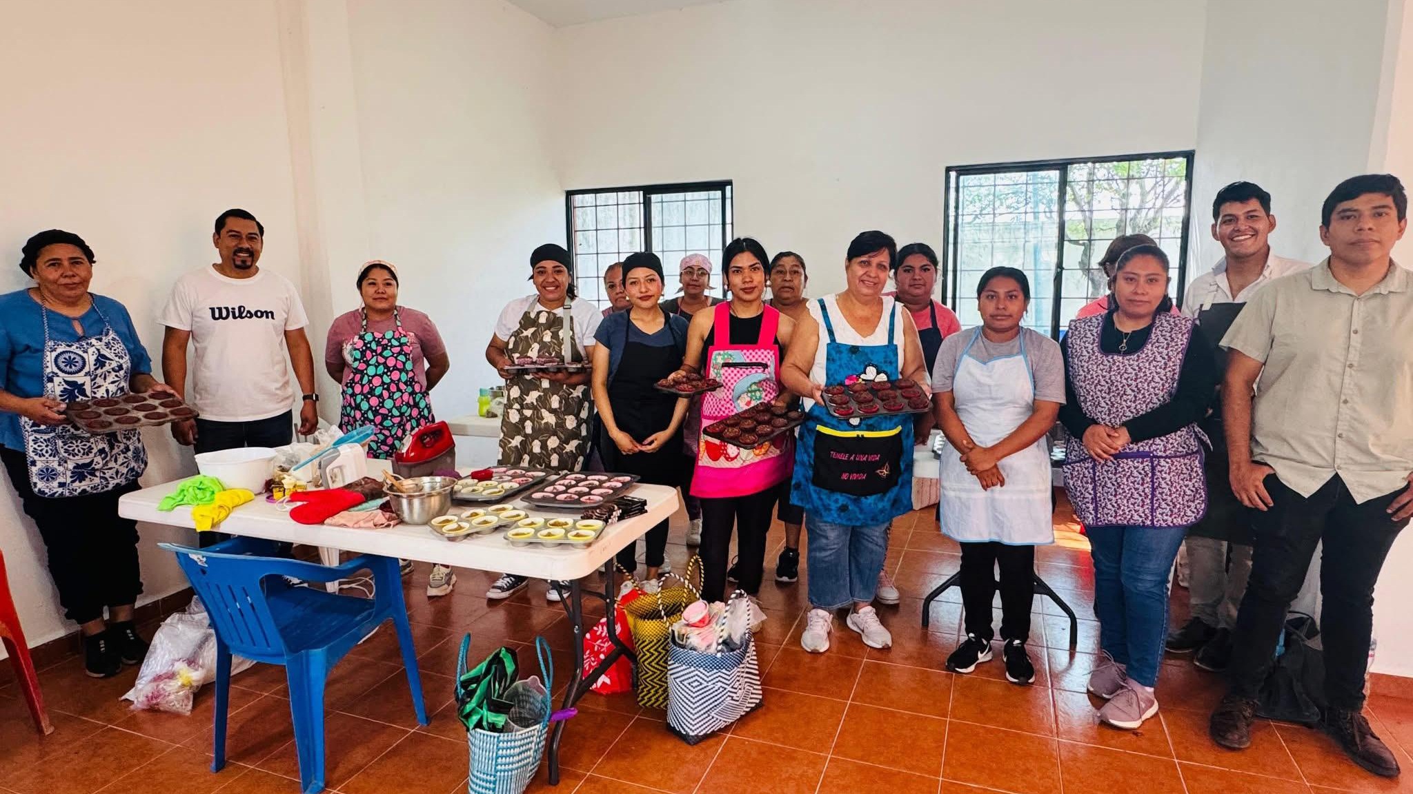 Llevan cursos repostería a Tenango