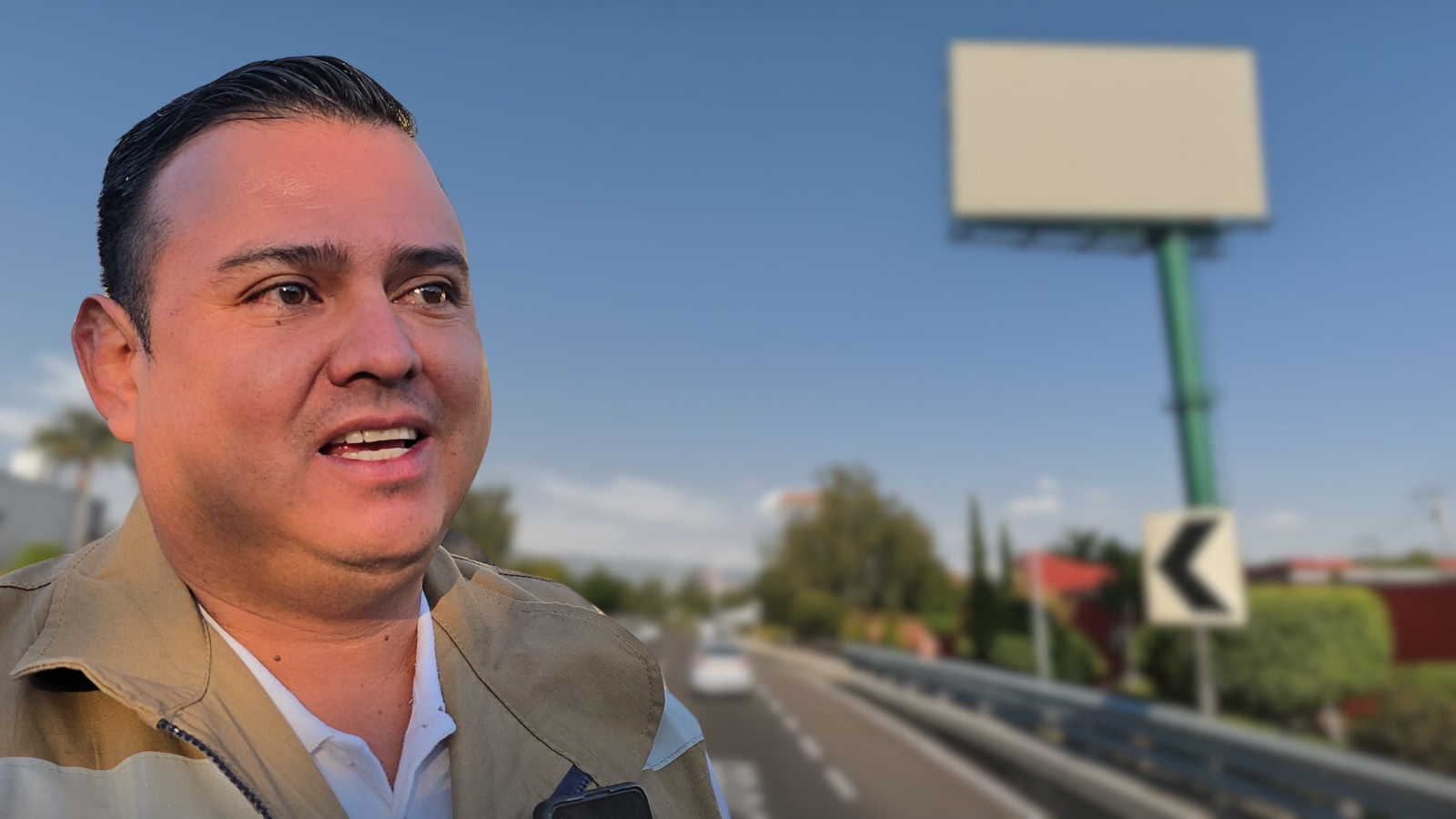 Revisan espectaculares y árboles para detectar posibles riesgos para la población