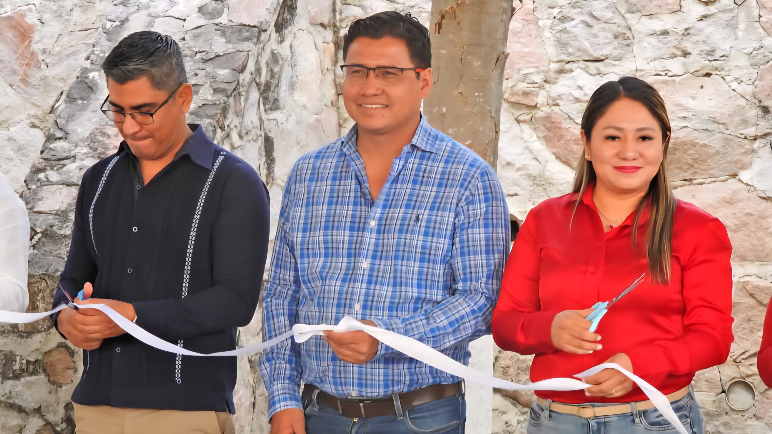 Promueve Nayeli Mares la paz en las escuelas y comunidades