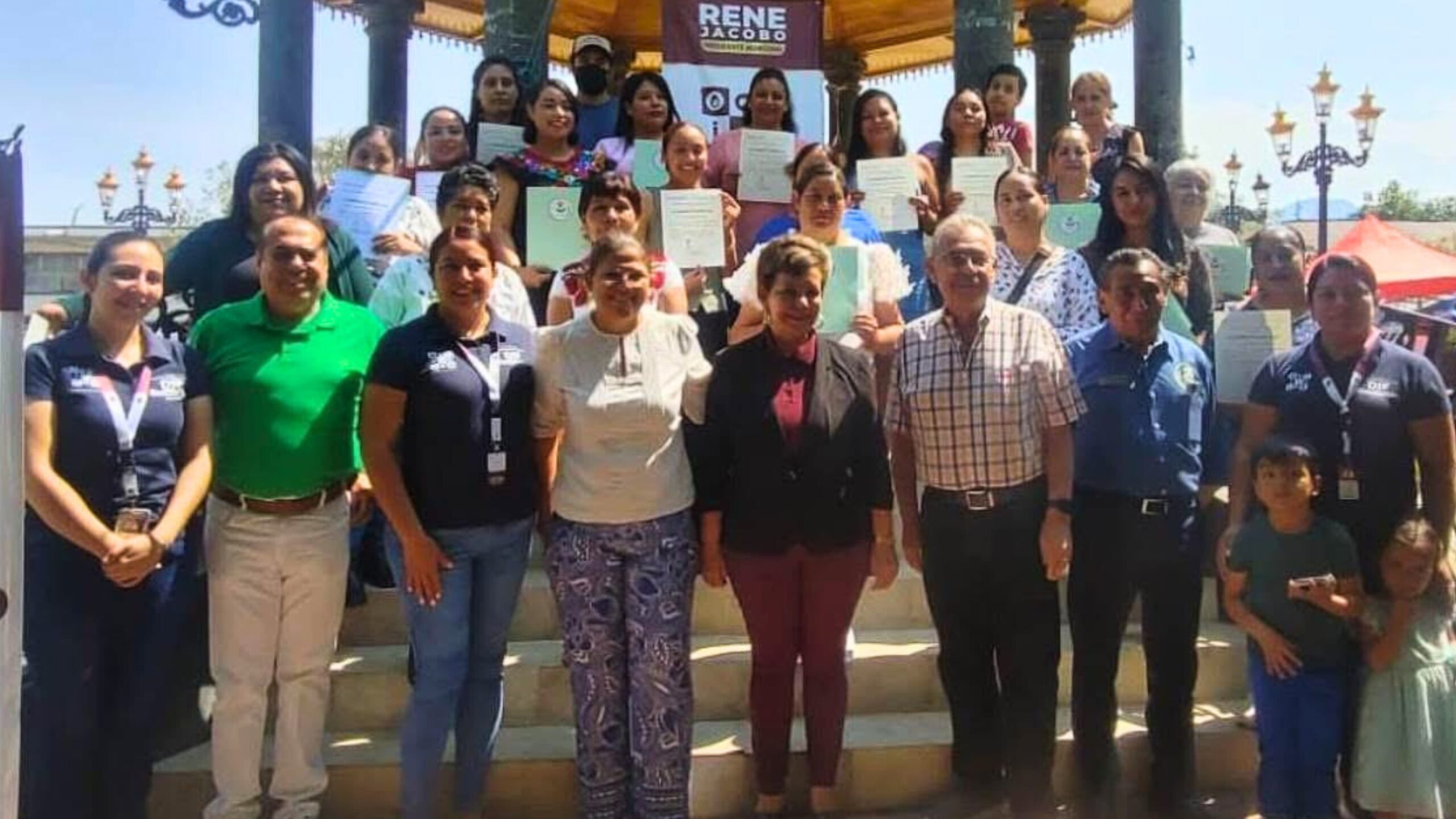 Clausuran en Ocuituco cursos de tecnología doméstica y repostería