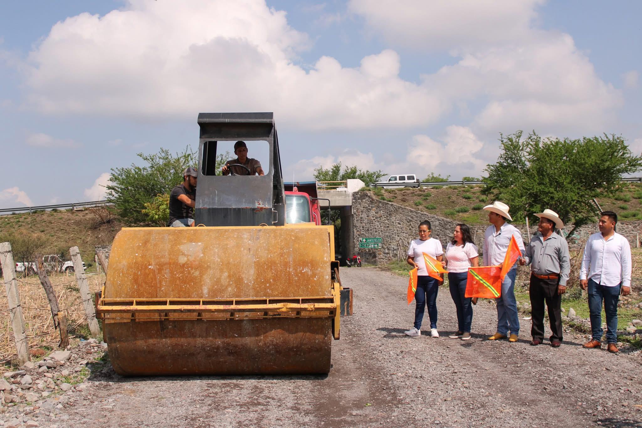Ayuntamiento de Jantetelco realiza rehabilitación de caminos de saca